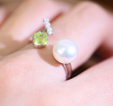 Peridot Four Leaf Clover Ring